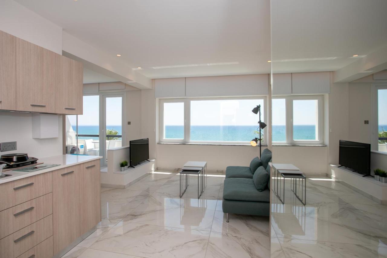 Les Palmiers Sunorama Beach Apartments Larnaca Buitenkant foto