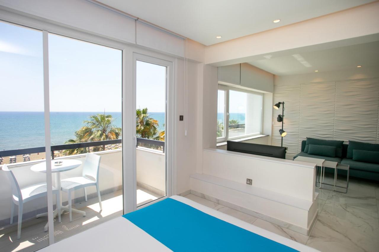 Les Palmiers Sunorama Beach Apartments Larnaca Buitenkant foto