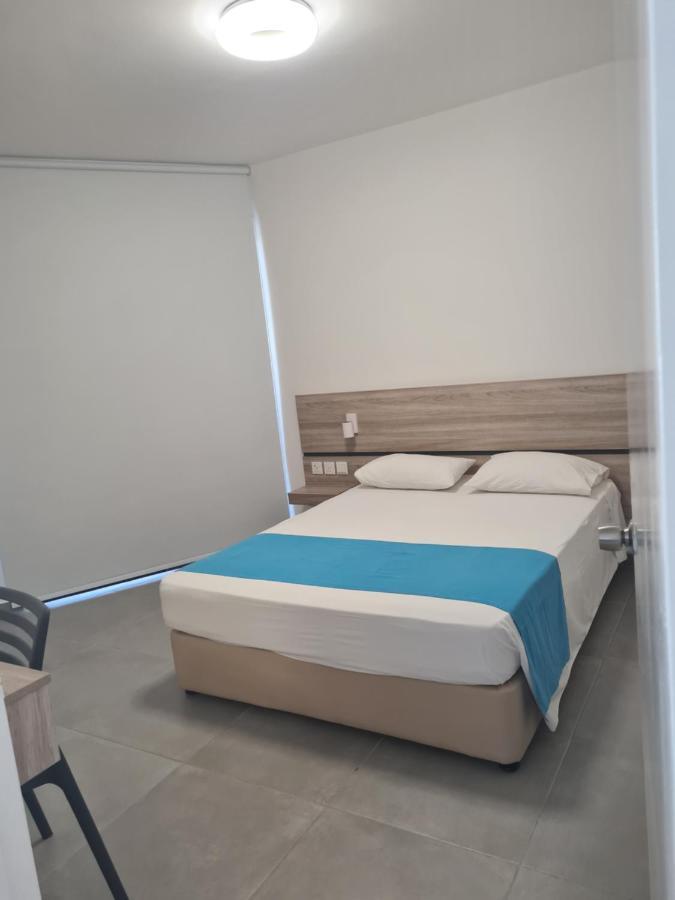 Les Palmiers Sunorama Beach Apartments Larnaca Buitenkant foto