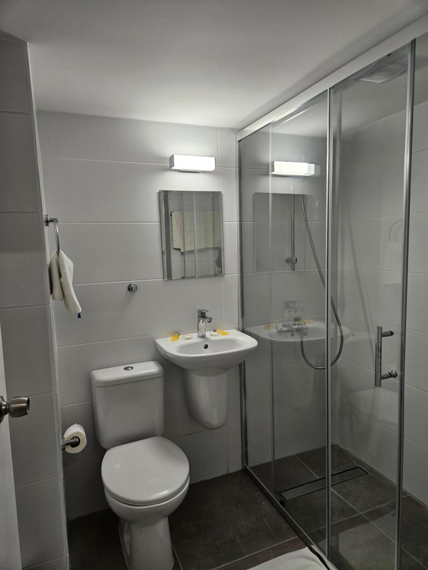 Les Palmiers Sunorama Beach Apartments Larnaca Buitenkant foto